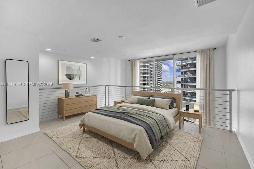 1050 Brickell Ave, Unit 2418, Miami, FL 33131 Photo