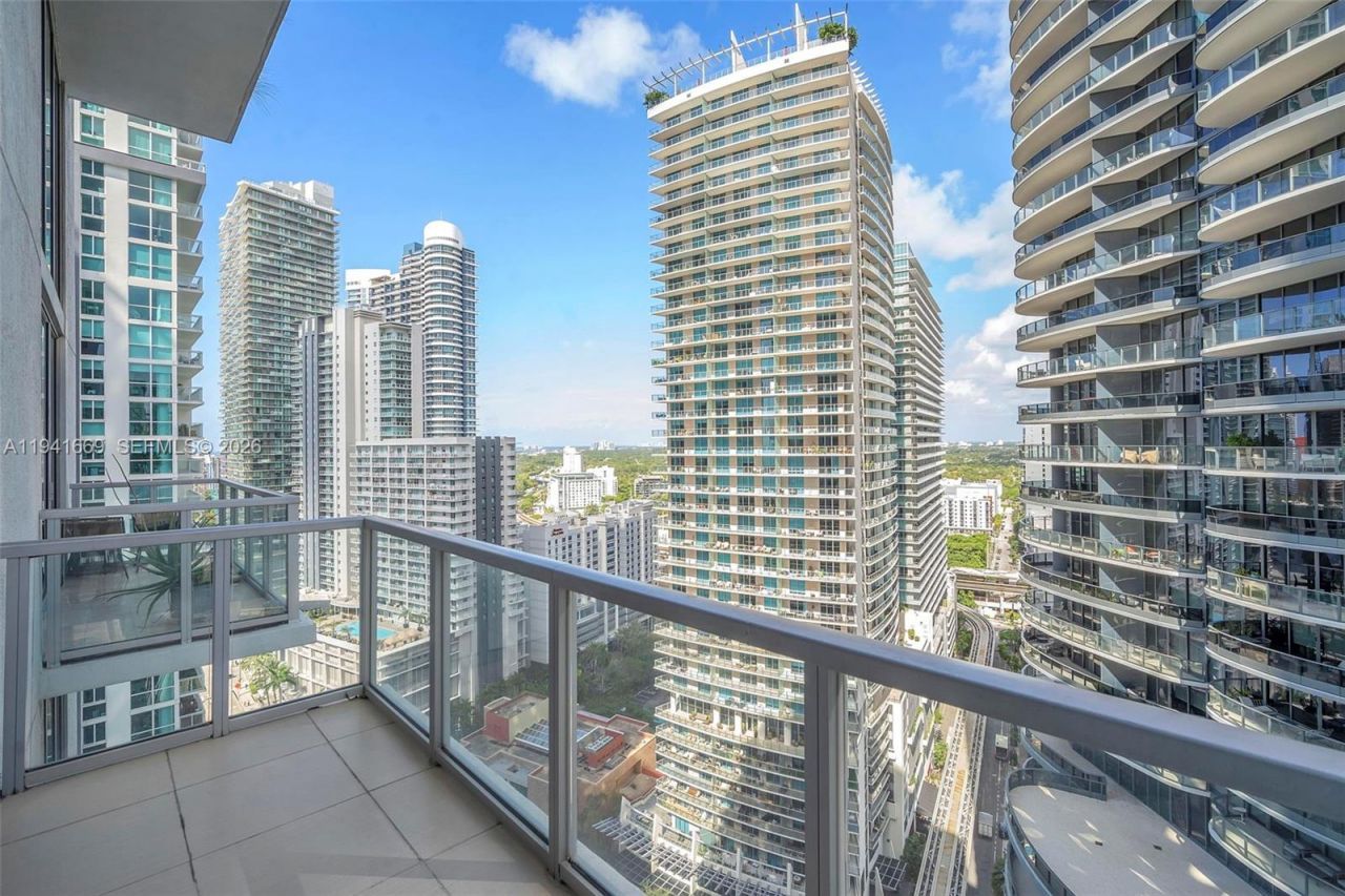 1050 Brickell Ave, Unit 2418, Miami, FL 33131 Photo