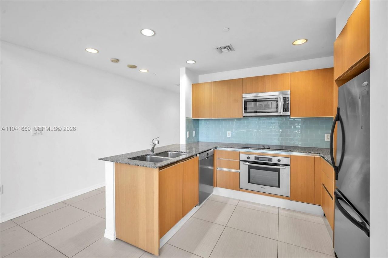 1050 Brickell Ave, Unit 2418, Miami, FL 33131 Photo