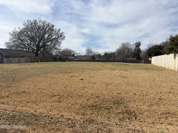 85 Weatheridge Drive, Jackson, TN 38305