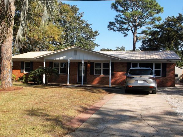 303 NW Linda Lane, Fort Walton Beach, FL 32548