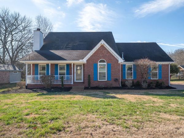 1009 Victoria Ln W, Hendersonville, TN 37075
