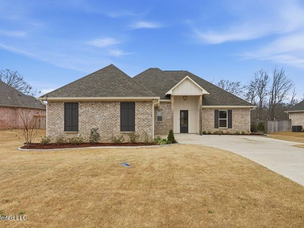 180 Catherine Boulevard, Clinton, MS 39056