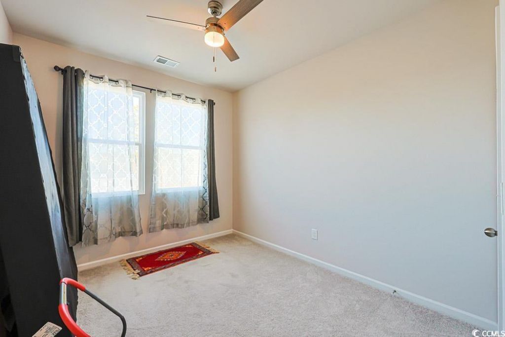 79 S Reindeer Rd. Photo 17