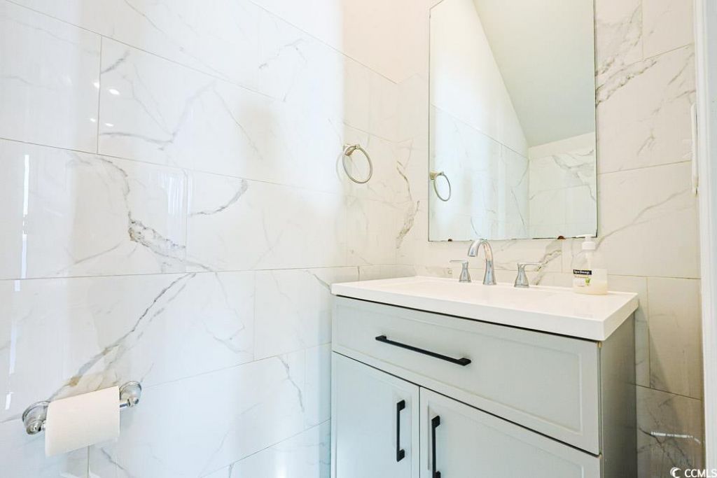 79 S Reindeer Rd. Photo 25