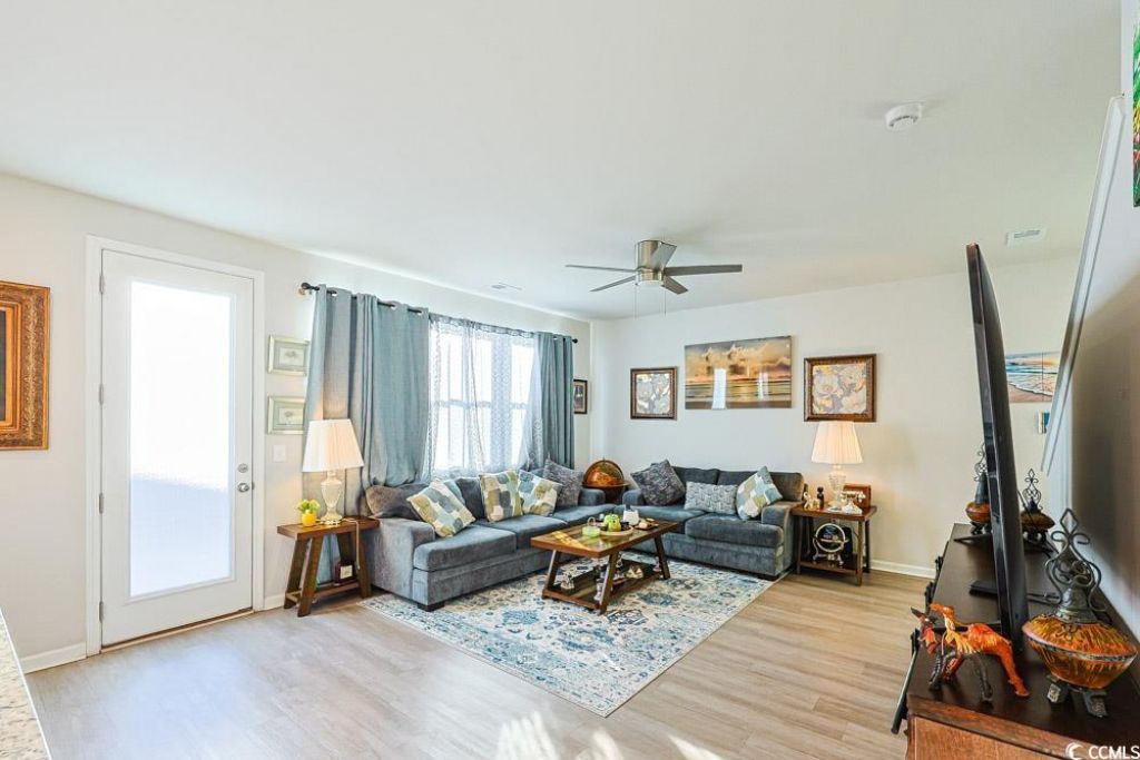 79 S Reindeer Rd. Photo 6