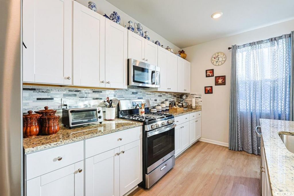 79 S Reindeer Rd. Photo 8