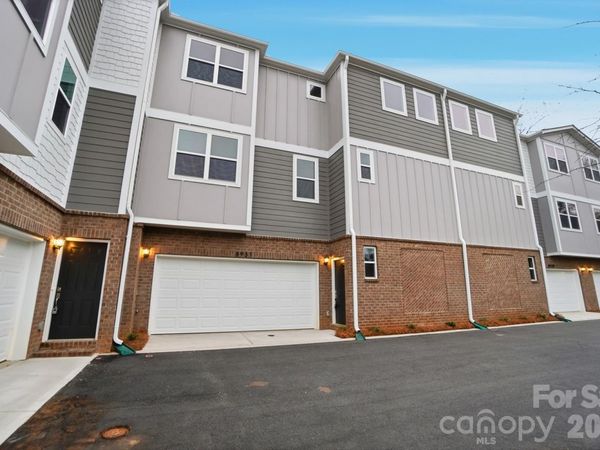 8931 Sharonbrook Drive, Charlotte, NC 28210