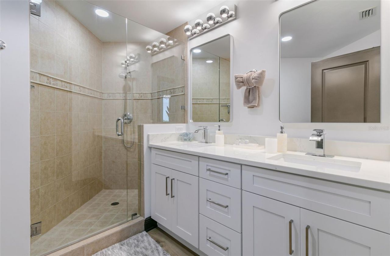 5781 Cape Harbour Drive, Unit 607, Cape Coral, FL 33914 Photo