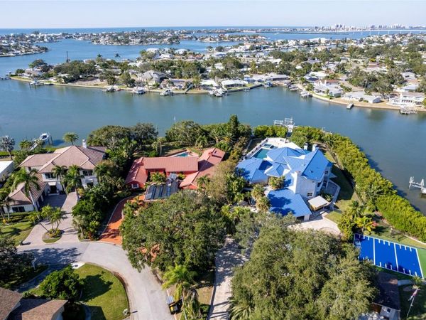 2268 KINGS POINT DRIVE, LARGO, FL 33774