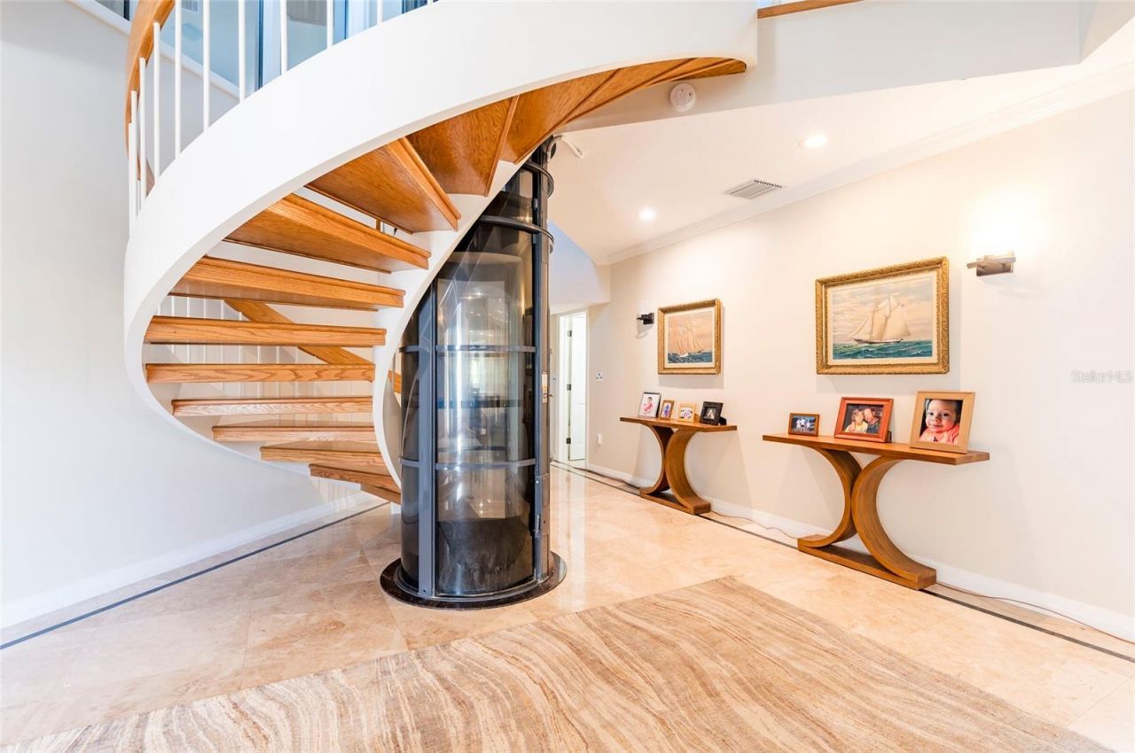 2268 Kings Point Drive, Largo, FL 33774 Photo