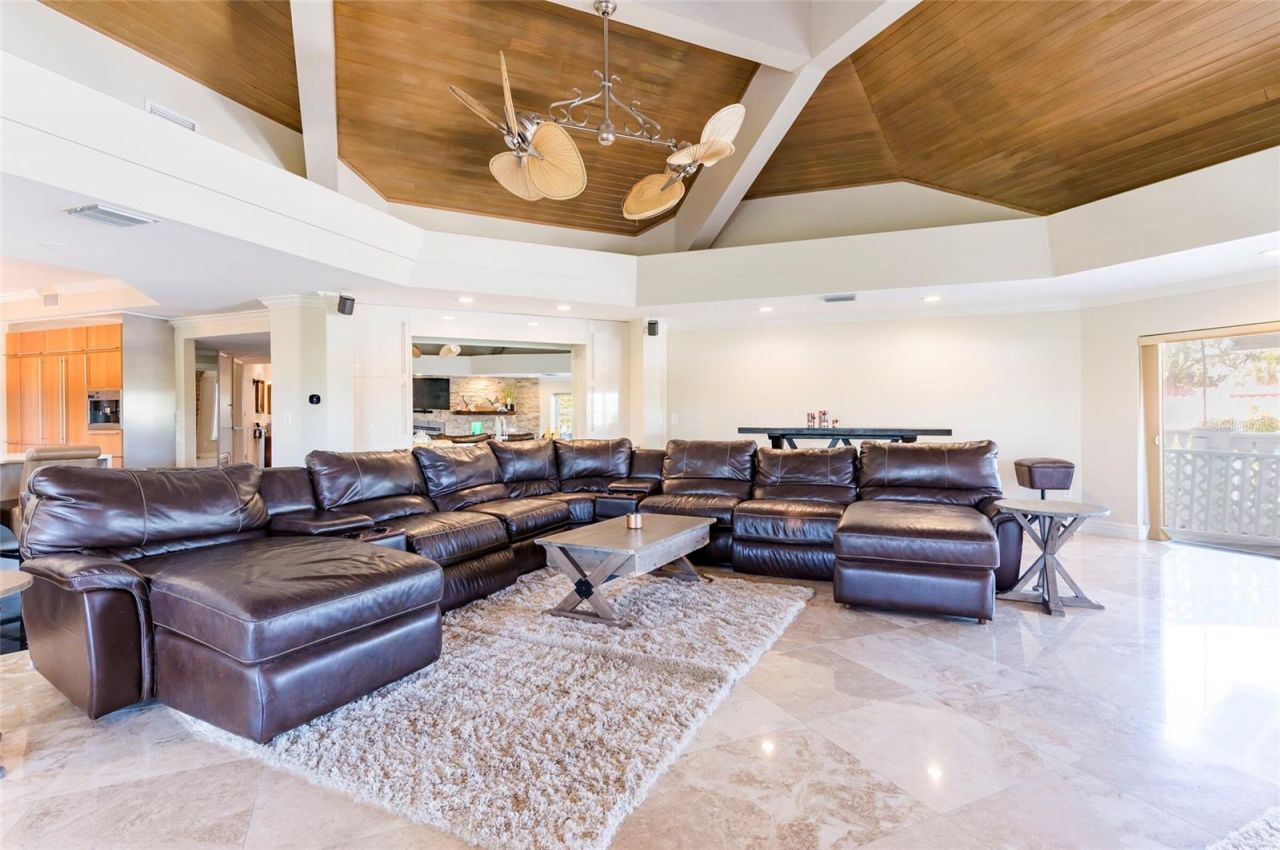 2268 Kings Point Drive, Largo, FL 33774 Photo