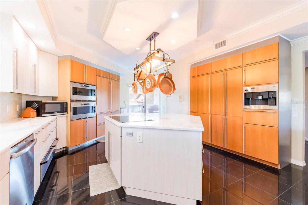 2268 Kings Point Drive, Largo, FL 33774 Photo