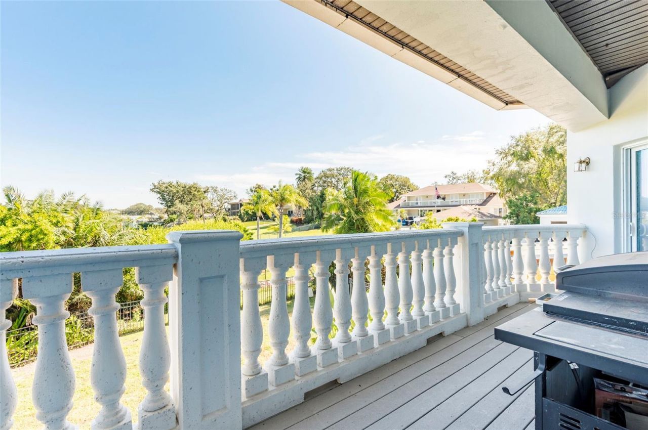 2268 Kings Point Drive, Largo, FL 33774 Photo