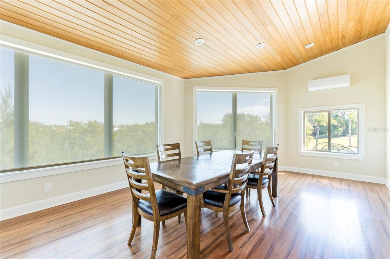 2268 Kings Point Drive, Largo, FL 33774 Photo