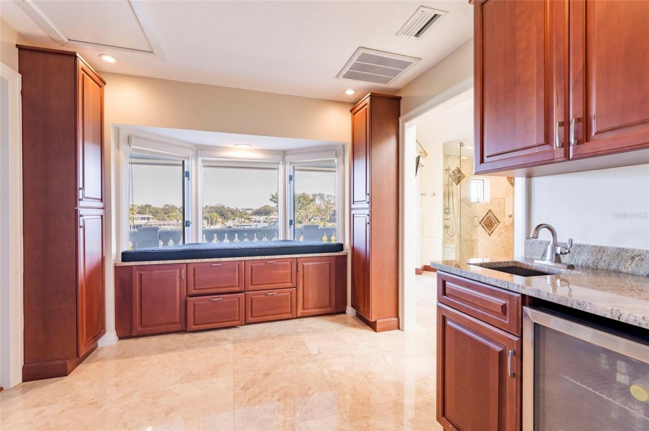 2268 Kings Point Drive, Largo, FL 33774 Photo