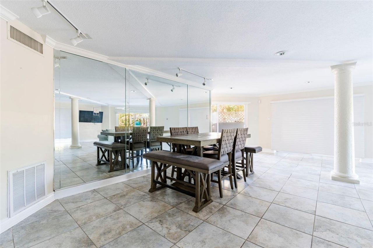 2268 Kings Point Drive, Largo, FL 33774 Photo