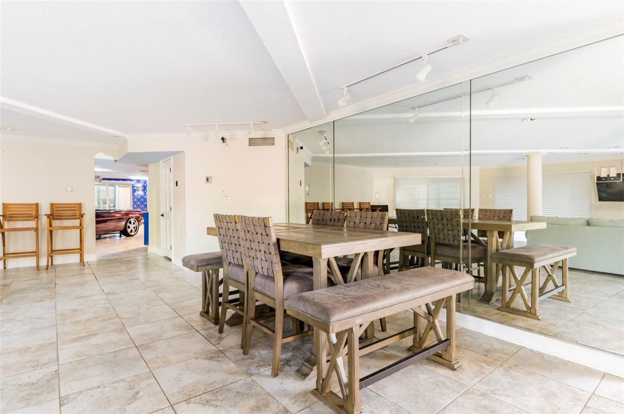 2268 Kings Point Drive, Largo, FL 33774 Photo