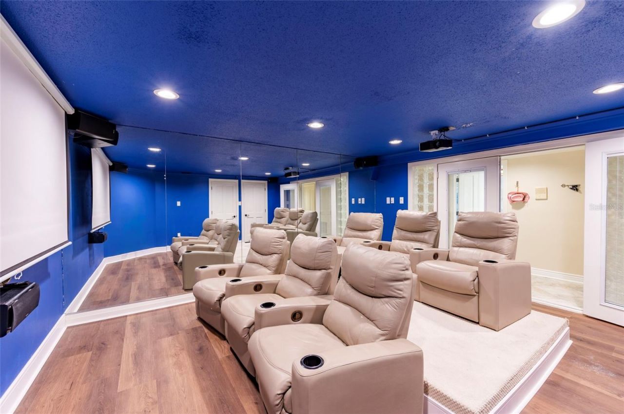 2268 Kings Point Drive, Largo, FL 33774 Photo