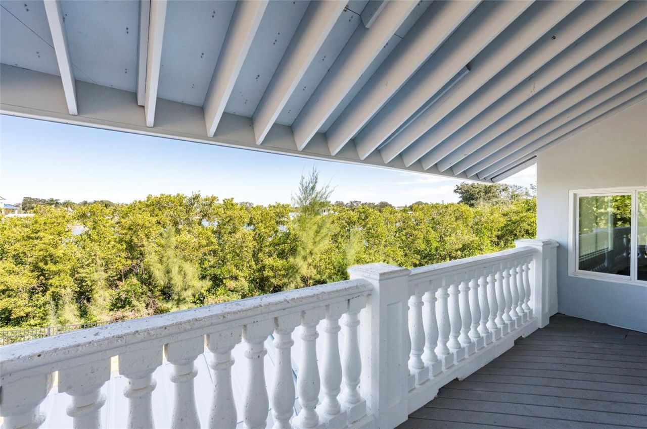 2268 Kings Point Drive, Largo, FL 33774 Photo