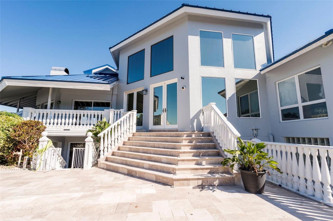 2268 Kings Point Drive, Largo, FL 33774 Photo