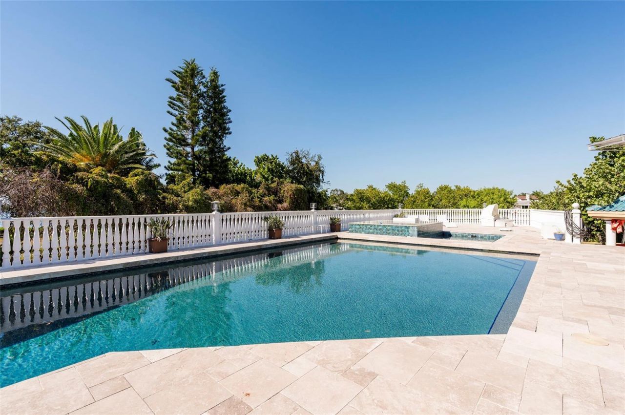 2268 Kings Point Drive, Largo, FL 33774 Photo