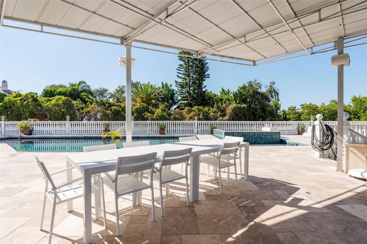 2268 Kings Point Drive, Largo, FL 33774 Photo