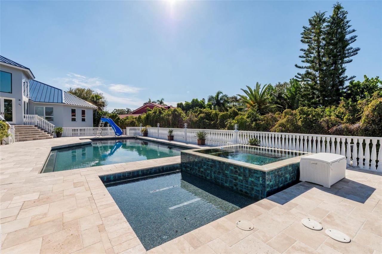 2268 Kings Point Drive, Largo, FL 33774 Photo