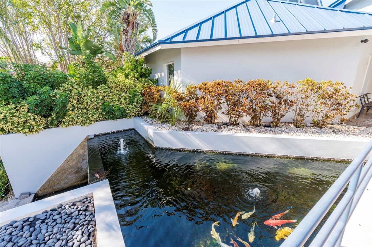 2268 Kings Point Drive, Largo, FL 33774 Photo