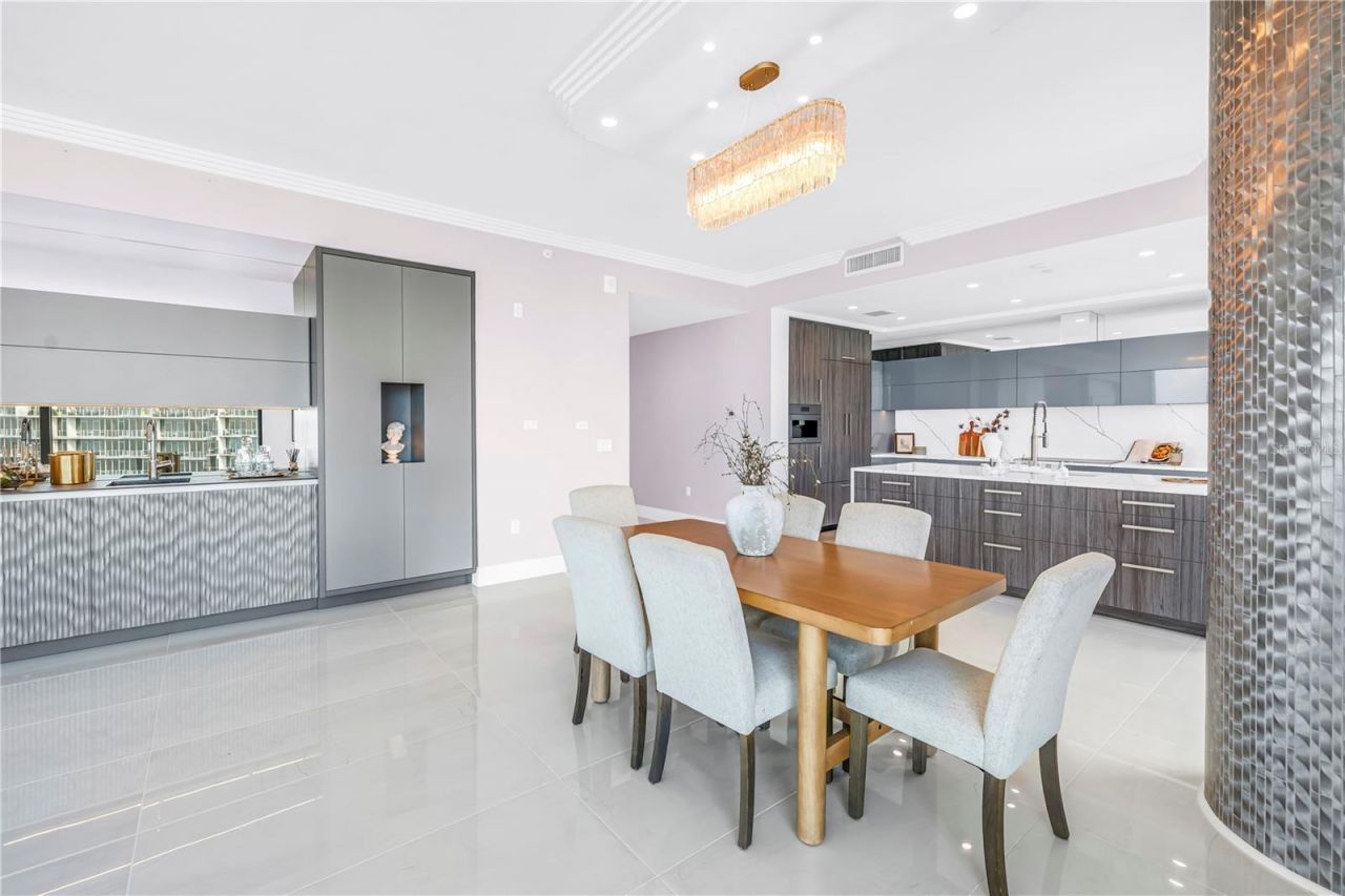 301 1st Street S, Unit 3103, Saint Petersburg, FL 33701 Photo