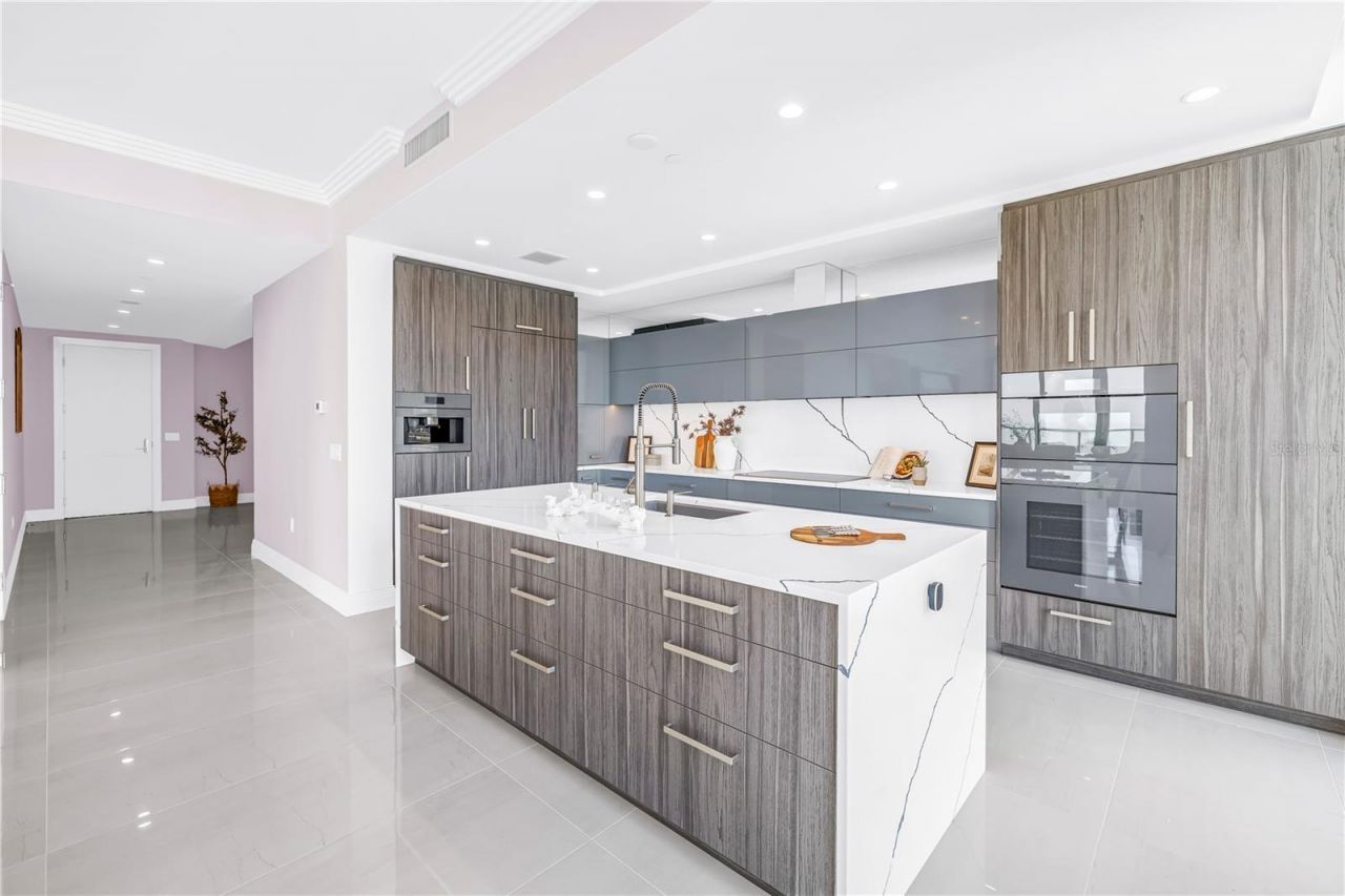 301 1st Street S, Unit 3103, Saint Petersburg, FL 33701 Photo