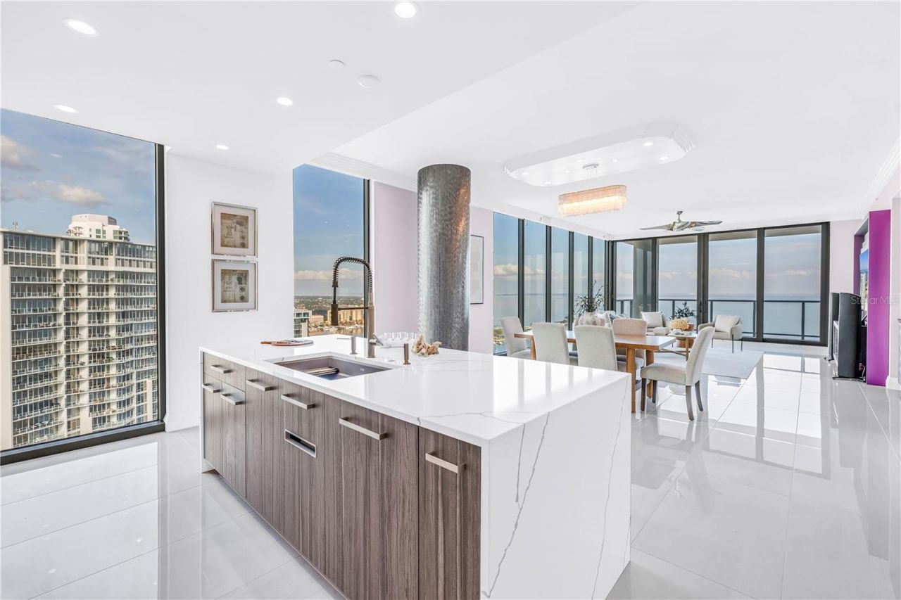 301 1st Street S, Unit 3103, Saint Petersburg, FL 33701 Photo