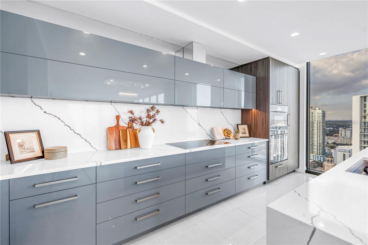 301 1st Street S, Unit 3103, Saint Petersburg, FL 33701 Photo