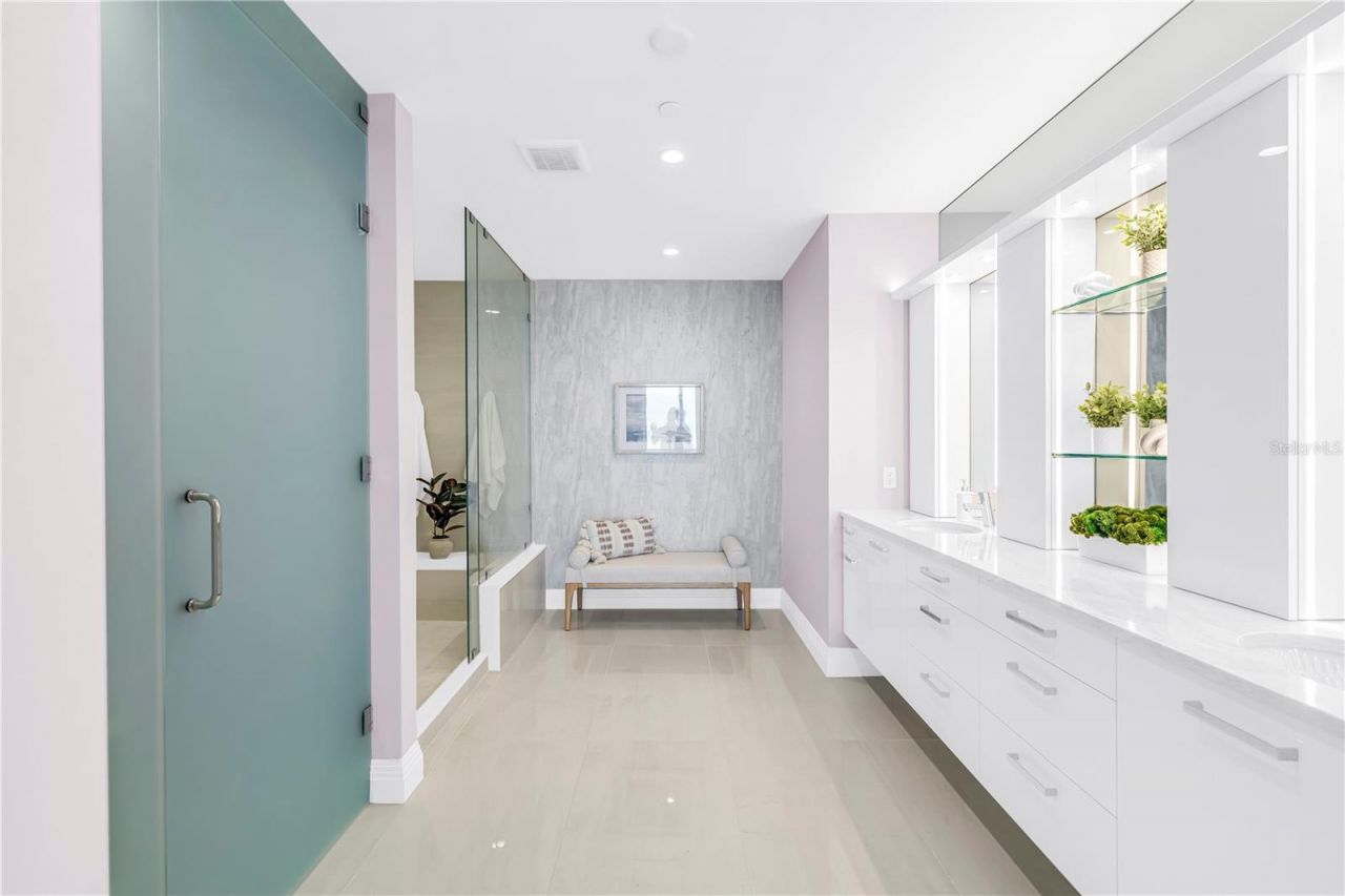 301 1st Street S, Unit 3103, Saint Petersburg, FL 33701 Photo