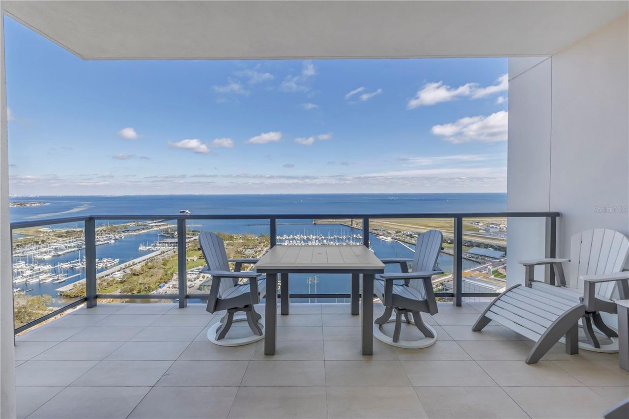 301 1st Street S, Unit 3103, Saint Petersburg, FL 33701 Photo