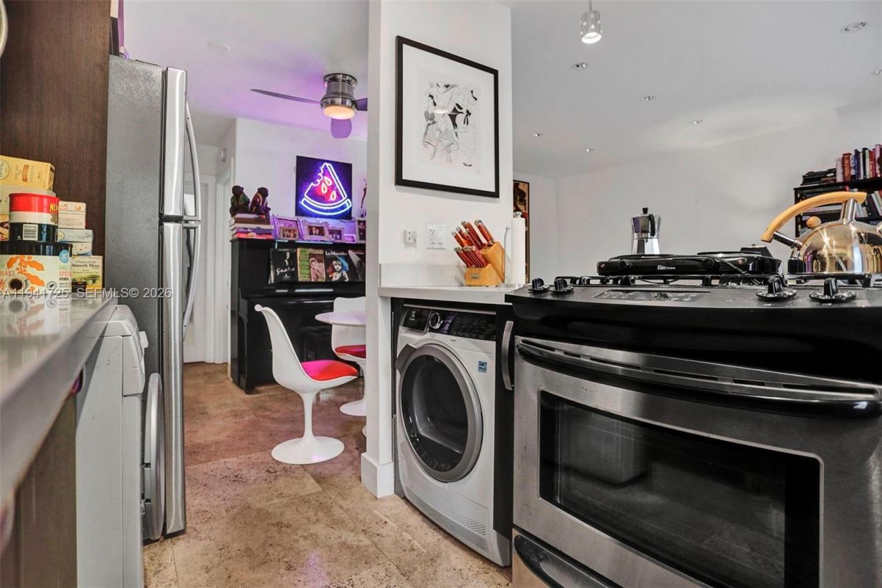 350 Collins Ave , Unit 310, Miami Beach, FL 33139 Photo