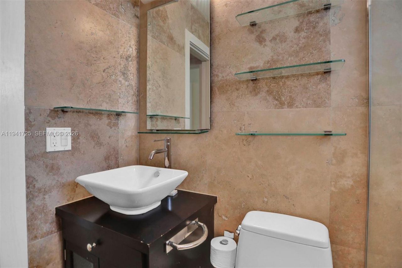 350 Collins Ave , Unit 310, Miami Beach, FL 33139 Photo