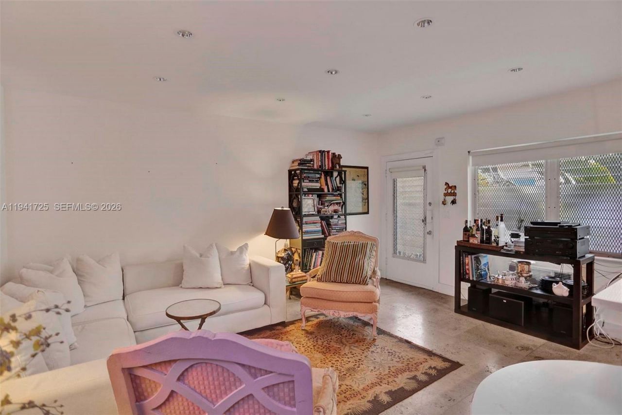 350 Collins Ave , Unit 310, Miami Beach, FL 33139 Photo