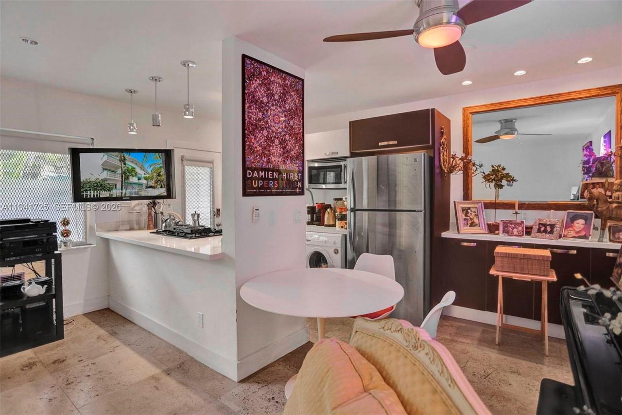 350 Collins Ave , Unit 310, Miami Beach, FL 33139 Photo