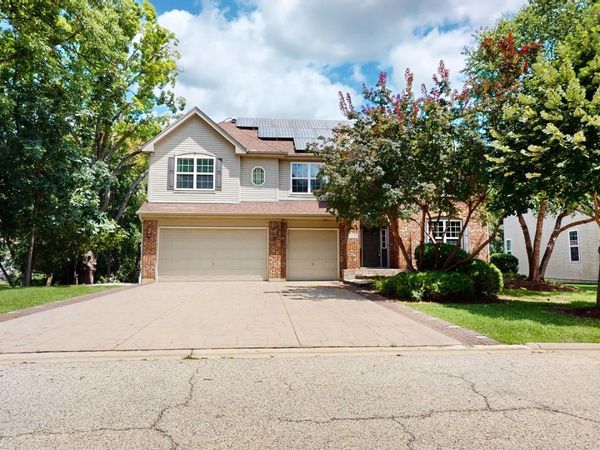 5670 Brentwood Drive, Hoffman Estates, IL 60192