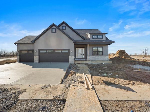 713 Wheatley Drive, Mahomet, IL 61853