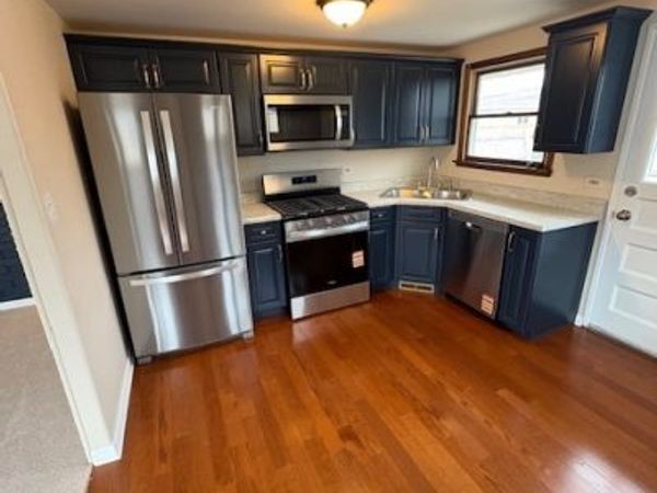 8855 S Komensky Avenue, Hometown, IL 60456