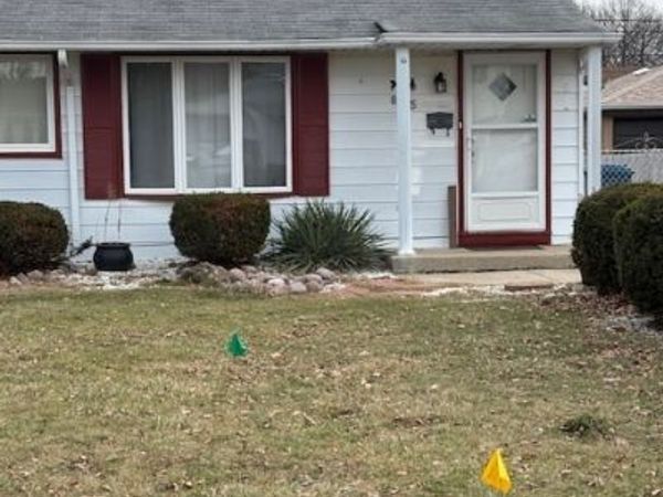 8855 S Komensky Avenue, Hometown, IL 60456