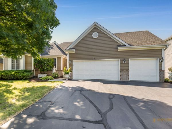 6 Sherwood Court, Lake In The Hills, IL 60156