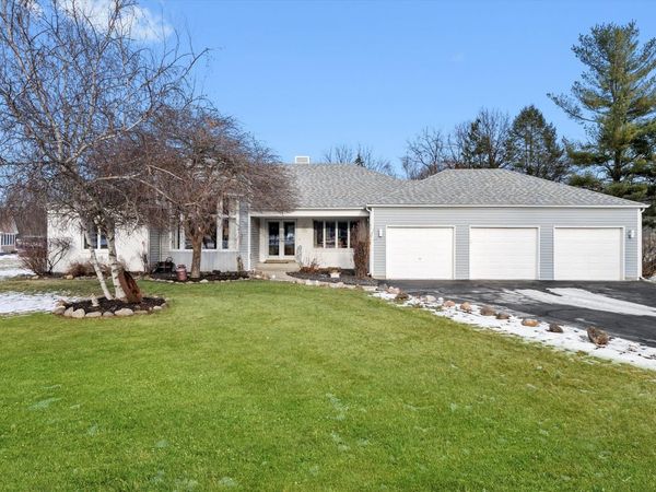 6522 Sycamore Court, McHenry, IL 60050