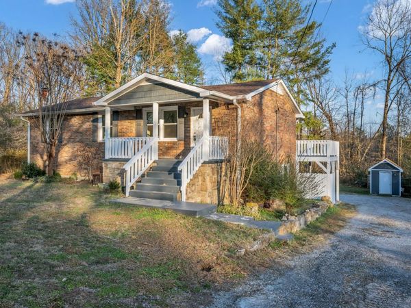 120 Robin Hood Road, Dickson, TN 37055