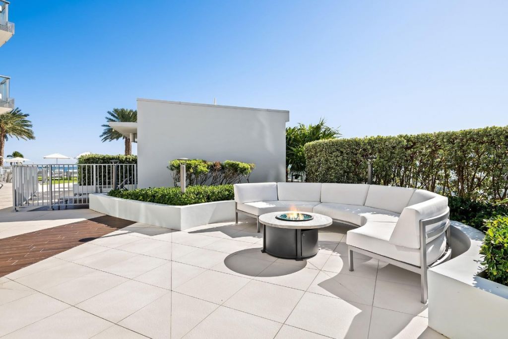 701 N Fort Lauderdale Beach Boulevard, Unit 704, Fort Lauderdale, FL 33304 Photo