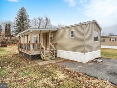 829 PINTAIL DRIVE, NEWPORT, PA 17074