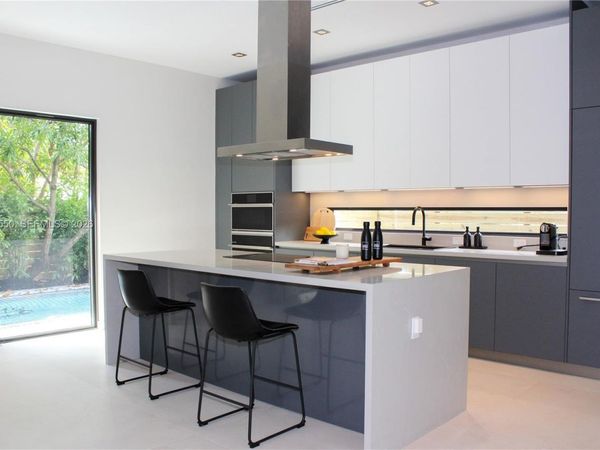 3540 Oak Ave, Miami, FL 33133