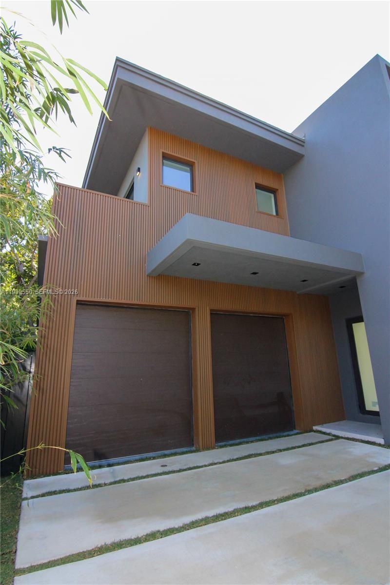 3540 Oak Ave, Miami, FL 33133 Photo